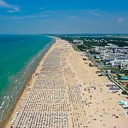 Spacious Up To 8 Guests Close To Thermae Hotel Bibione